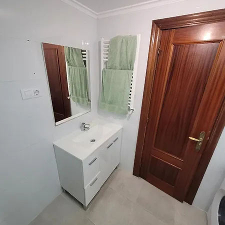 Nuevo! Amplio Apto Bien Ubicado Apartment